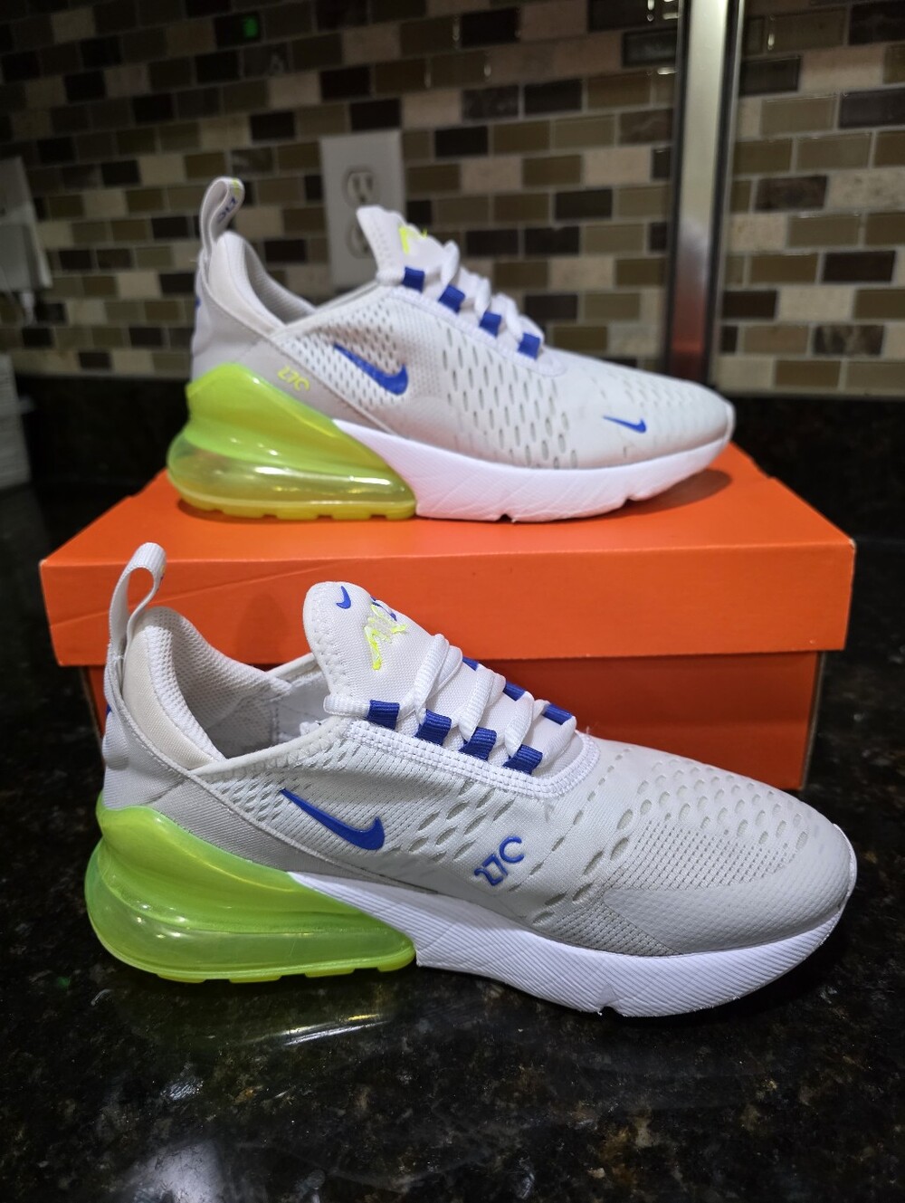 Nike Air Max 270 ♤ Wmns 5.5 / 4Y ♤ HJ9237-100 - Picture 2 of 6